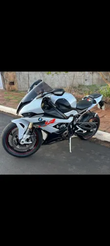 Oportunidade !!! BMW S1000RR 2021/2022, a moto está Impecável 
