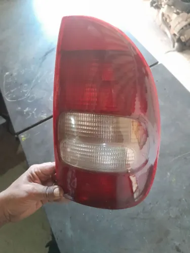 Lanterna traseira do corsa