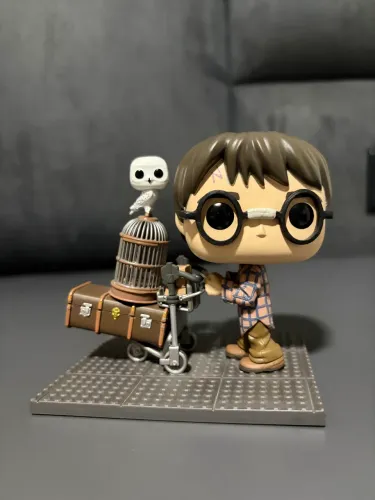 Funko pop harry potter pushing trolley 135