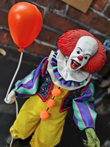 Pennywise neca clothed 