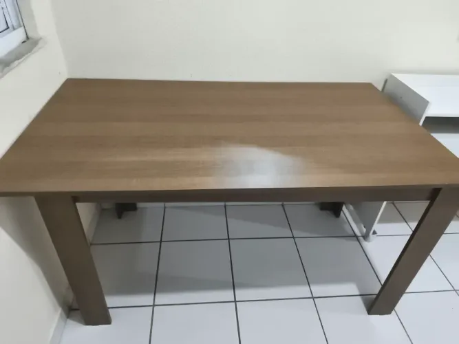 Mesa 6 cadeiras madeira .