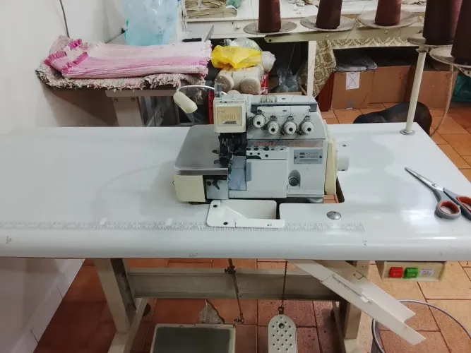 Vendo maquina de 5 fios ( interlok)
