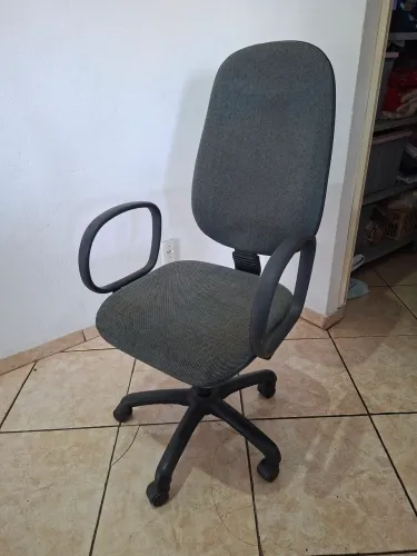 Cadeira de escritório giratória com regulagem de altura - Sintonia Flex