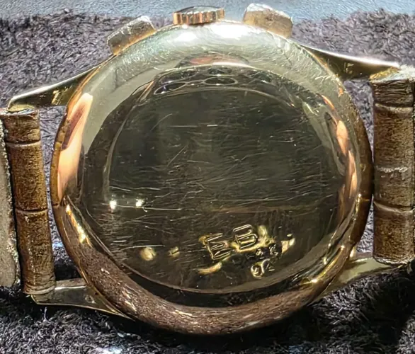 Relógio Universal Geneve Compax. Ouro 18 k.