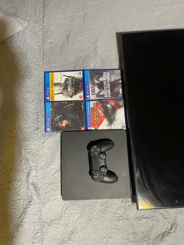 PS4 SLIM + TV 32 Polegadas smart e jogos mídia física