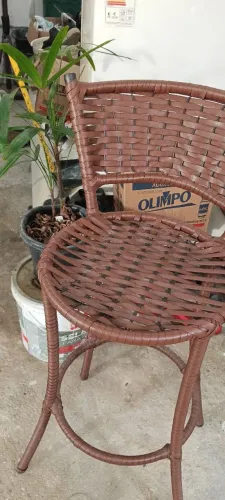 Banquetas em perfeito estado de conservação