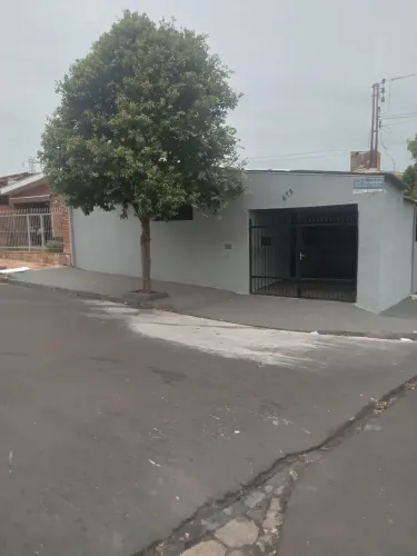 Casa no Jd Macedo.