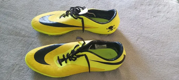 Chuteira Nike Hypervenom campo numero 42