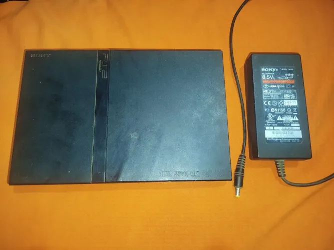 PS2 slim com defeito SCPH-75001