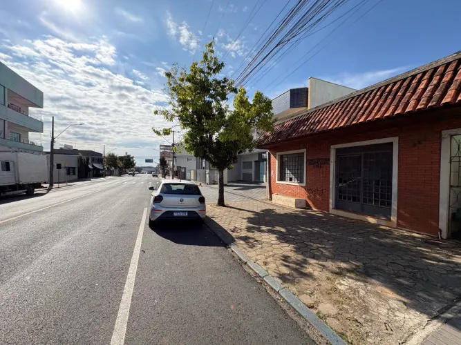 Loja Comercial na Av. Paraná a venda