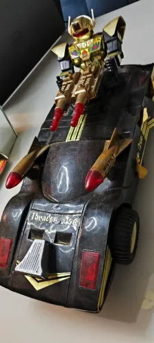 Carro Robô Thunder Car anos 80