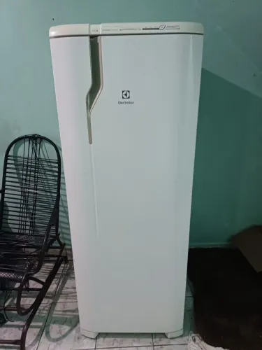 Geladeira Electrolux frost free RFE39