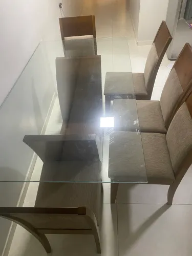 Mesa de jantar com 6 cadeiras