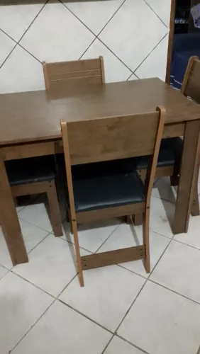Conjunto de mesa e cadeiras oara cozinha