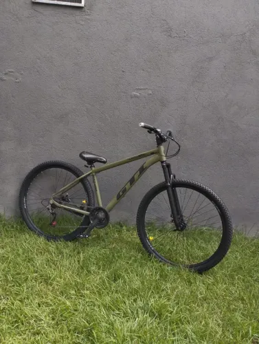 VENDO BIKE GTI VERDE MILITAR, ARO 29 