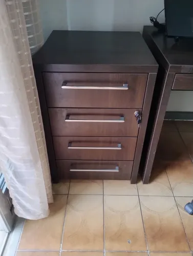 Vendo gaveteiro em madeira para escritório