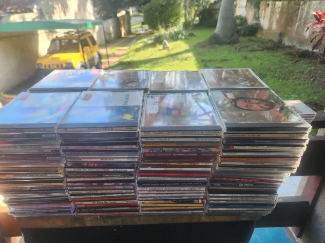 Lote com 200 CDs originais