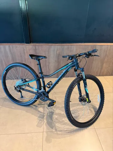 Bike feminina SPECIALIZED