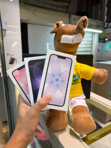 iPhone 17E 256 Preto Branco Rosa NOVO Oportunidade perfeita para trocar de celular.