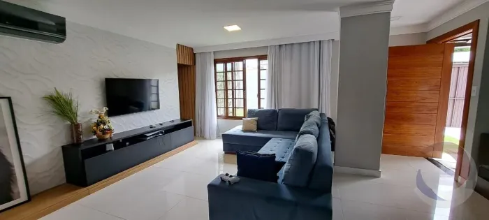 Casa Residencial de 3 dorms no bairro Itaguaçú