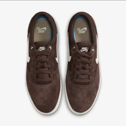 Tênis Nike marrom