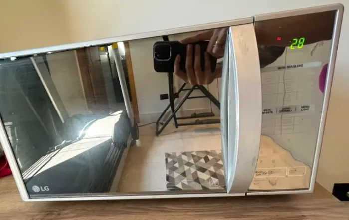 MICROONDAS INOX LG ESPELHADO 30L