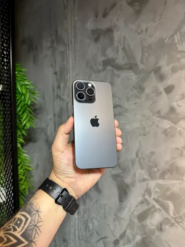 iPhone 16 Pro Max 256GB Preto