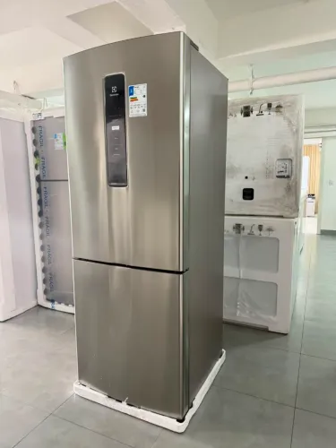 Geladeira Electrolux Frost Free Inverter 490L Efficient com<br>nova<br>