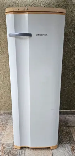 Geladeira 220volts, funcionando perfeitamente, Entrego também!!