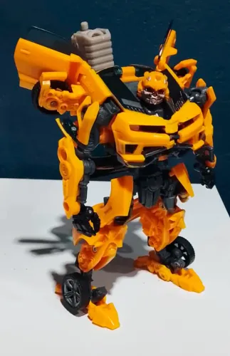 Transformers Bumblebee DOTM Deluxe Class