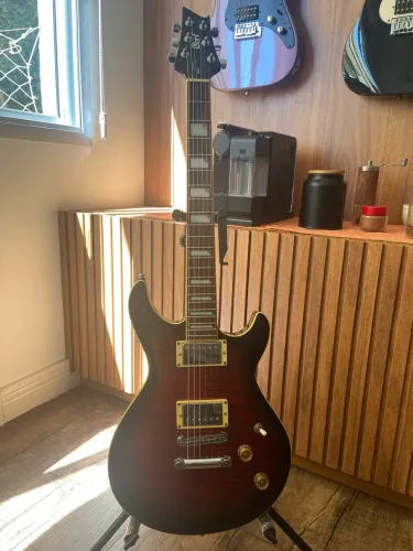 Guitarra cort M600