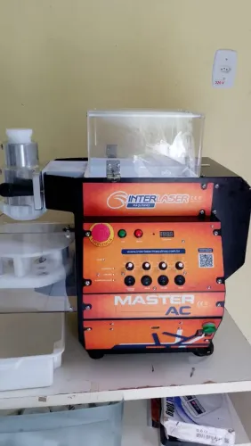 Vende-se máquina de fazer salgados