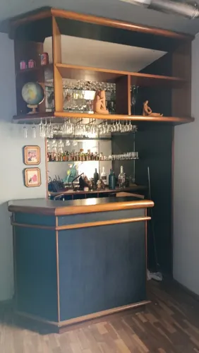 Bar (balcão com chapéu) em madeira maciça 
