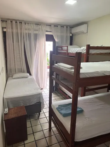 Quarto masculino compartilhado