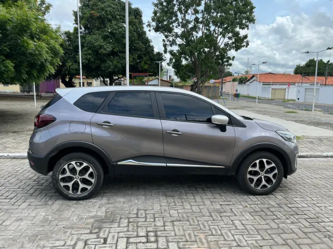 Renault Captur Intense Bose 1.6 16V Flex 5P AUT 2021
