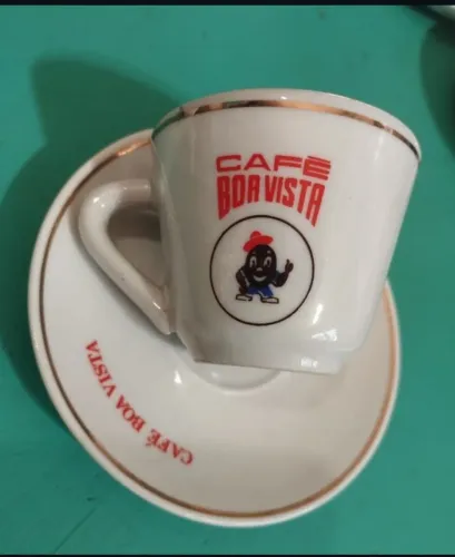 Lote com 4 xícaras de cafezinho 