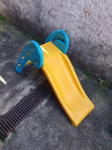 Escorregador infantil