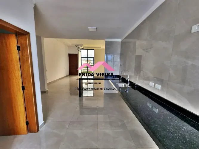 Casa para venda no Condomínio Residencial Bosque do Imperador em Pindamonhangaba-SP.