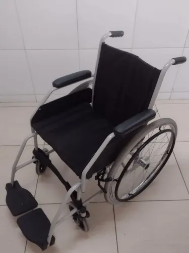 Cadeira de rodas Dellamed adulto
