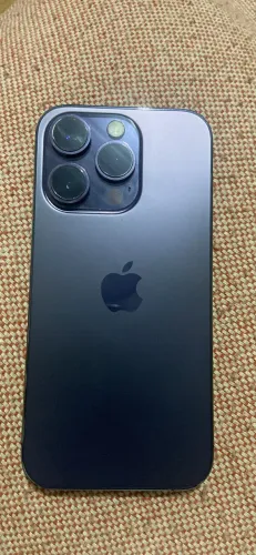 Vendo iPhone 14 Pro perfeito estado vai com carregador portátil 