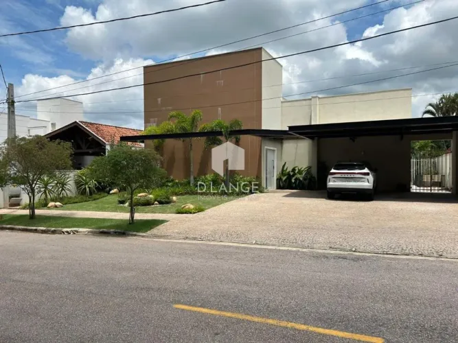 Casa à venda no bairro Chácaras Alpina em Valinhos - SP