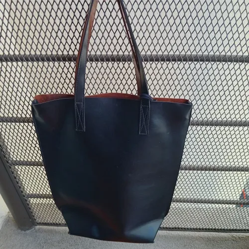 Bolsa Paula Ferber, marrom e preta