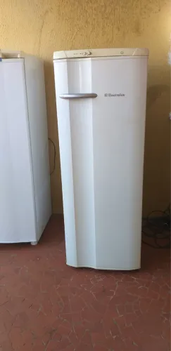 GELADEIRA ELECTROLUX DEGELO PRÁTICO 263 LITROS (Araraquara)