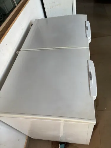 Freezer duas tampas