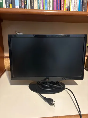 Monitor LCD Kimex LA-A920 - VGA - Usado