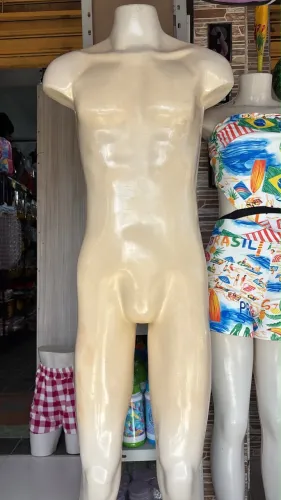Manequim masculino corpo completo 