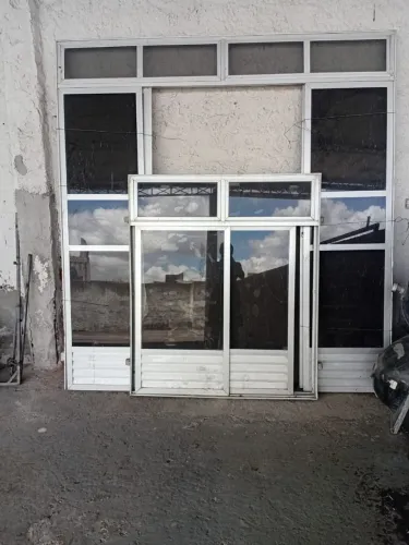 Porta e janela de alumínio