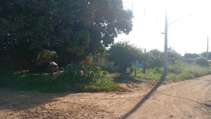 Lindo Terreno de esquina Disponível pra Venda! Bairro: Santa Emilia