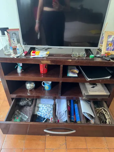 Estante de tv de rodinhas 