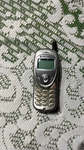 Celular antigo Motorola C210